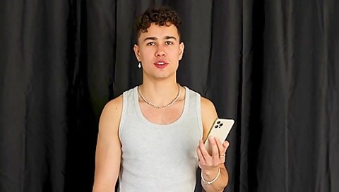 Kit Thorne - Gives A Quick Interview And Looks Hot Too